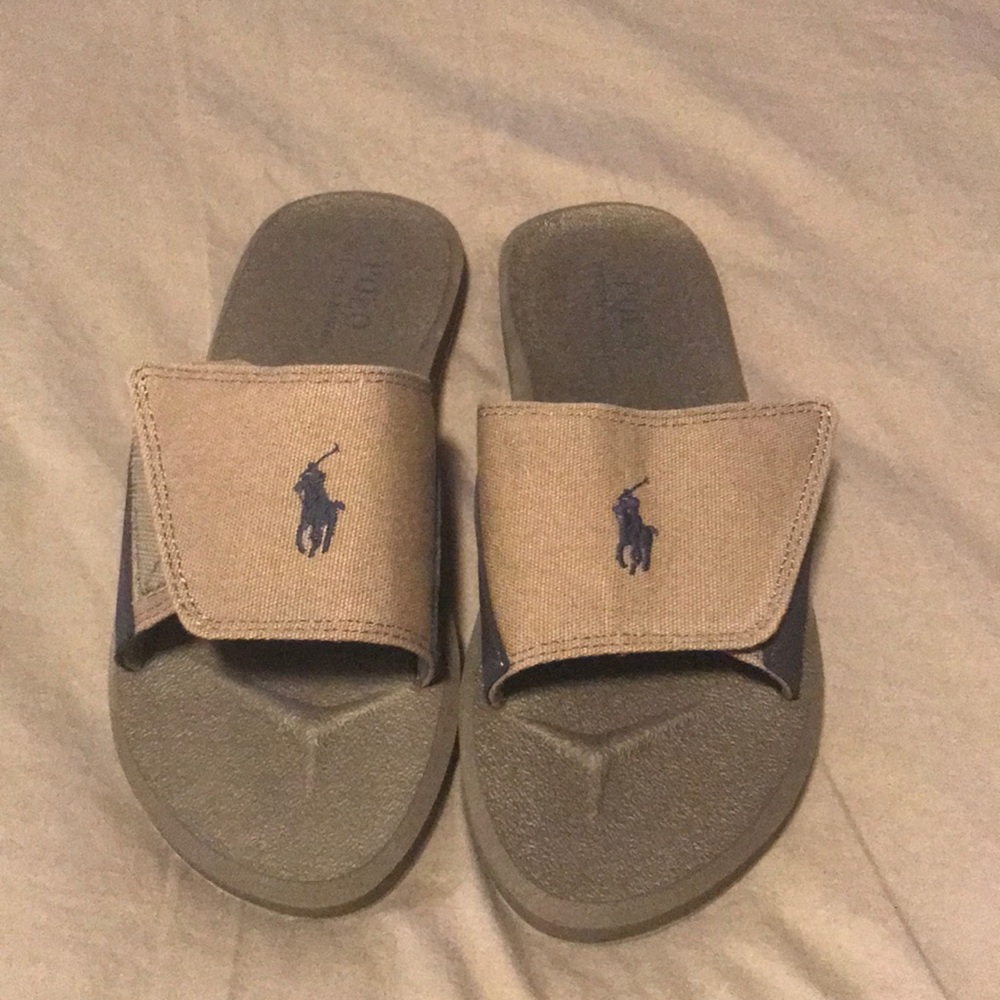 Men’s polo size 7 slides